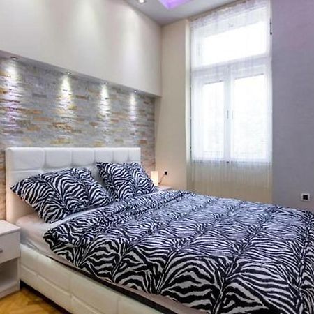 Apartment Royal Belgrado Esterno foto