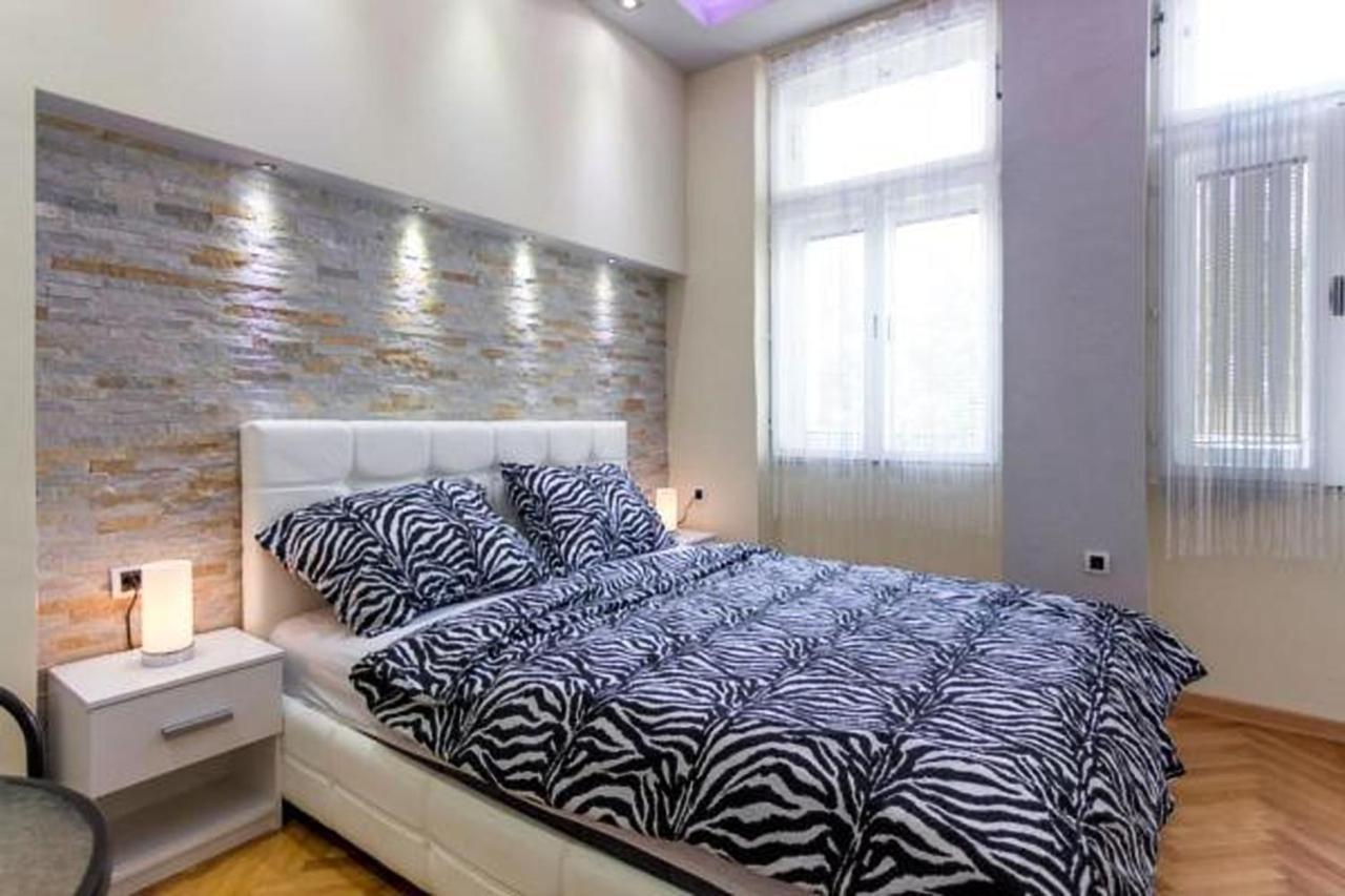 Apartment Royal Belgrado Esterno foto