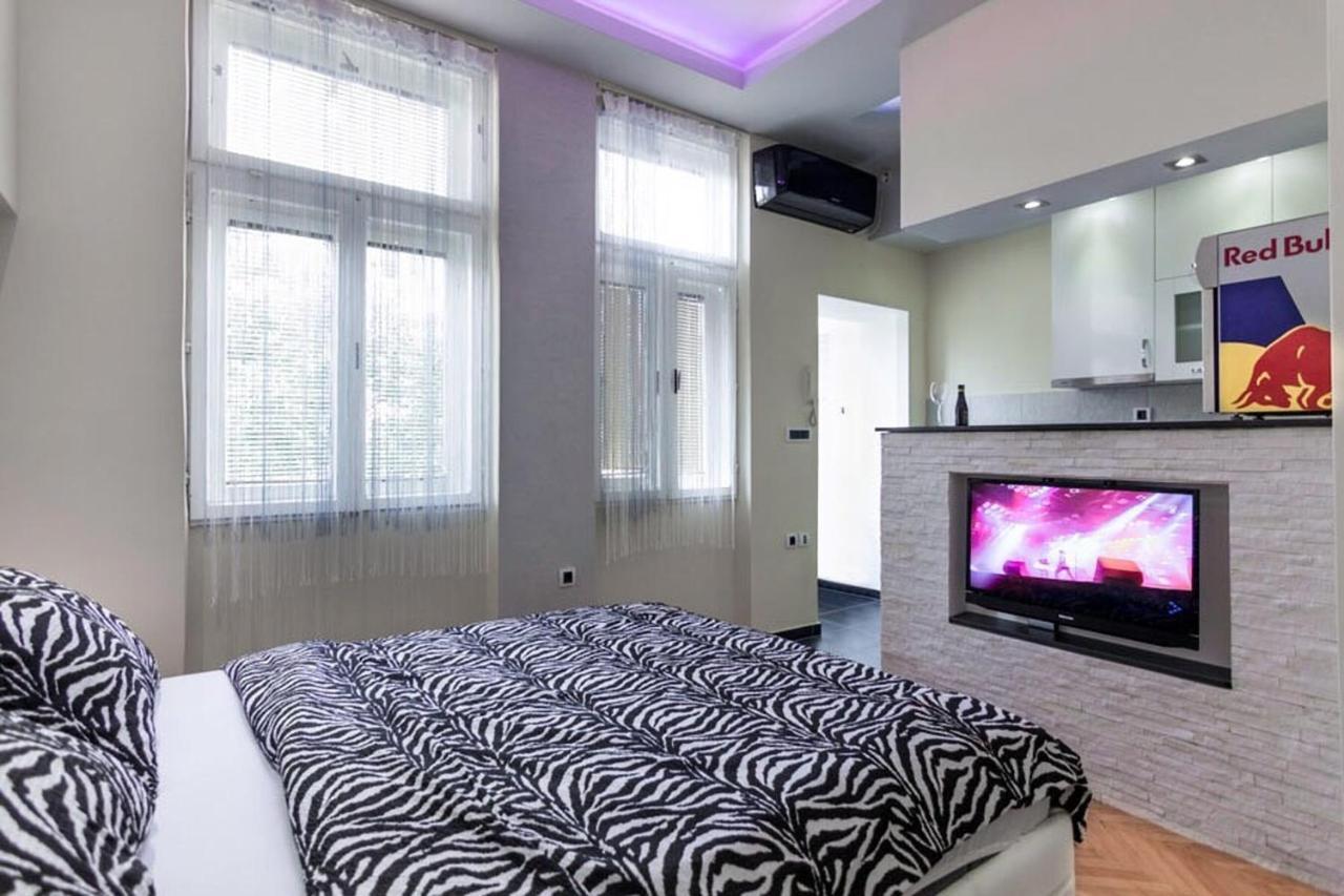 Apartment Royal Belgrado Esterno foto