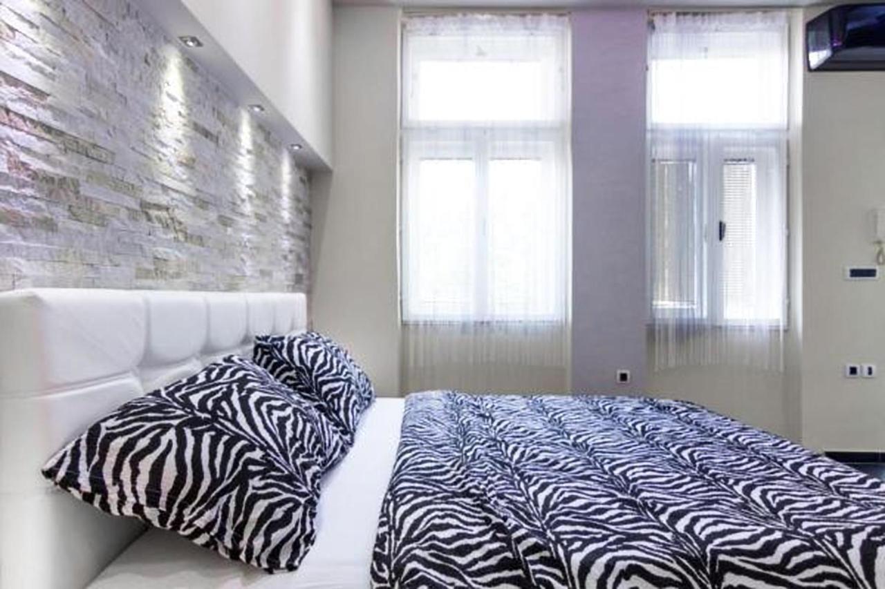 Apartment Royal Belgrado Esterno foto
